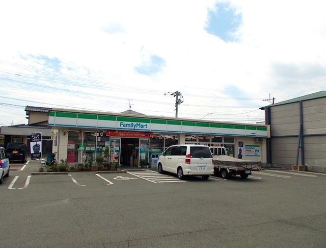 コンビニ　ファミリーマート　永江団地店（コンビニ）まで350m