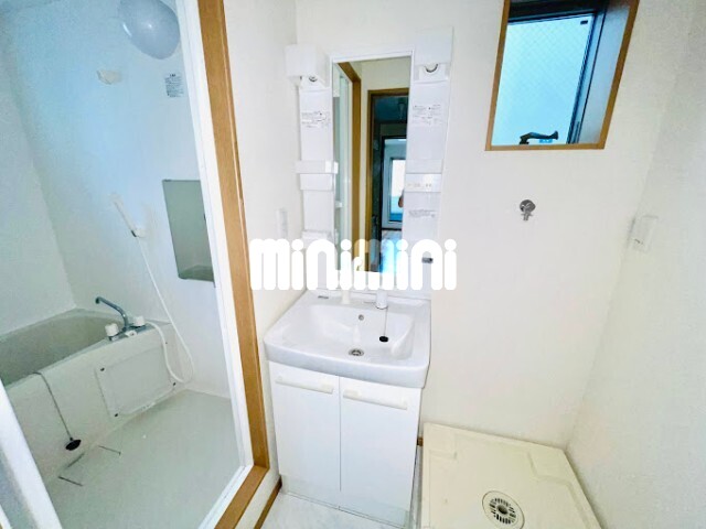 洗面設備　嬉しいシャンプードレッサーつき