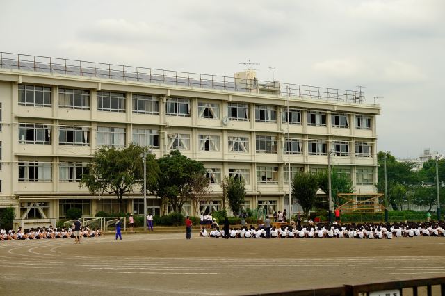 中学校　市立小平第二中学校（中学校）まで560m