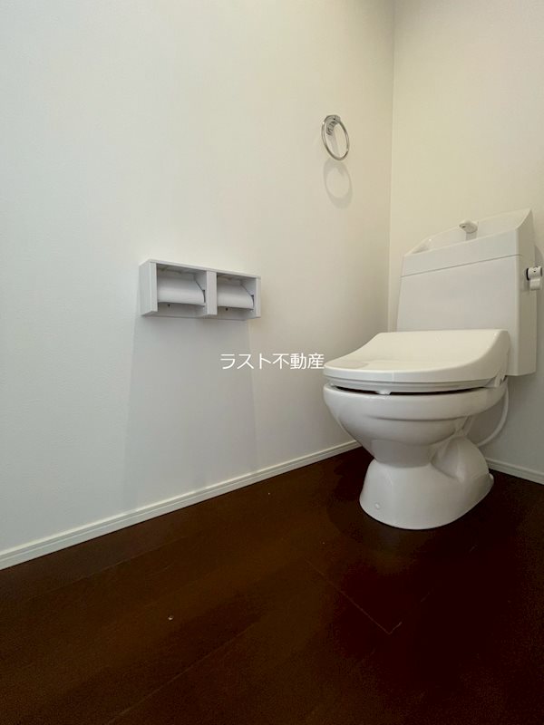 トイレ　写真は同タイプのお部屋です。