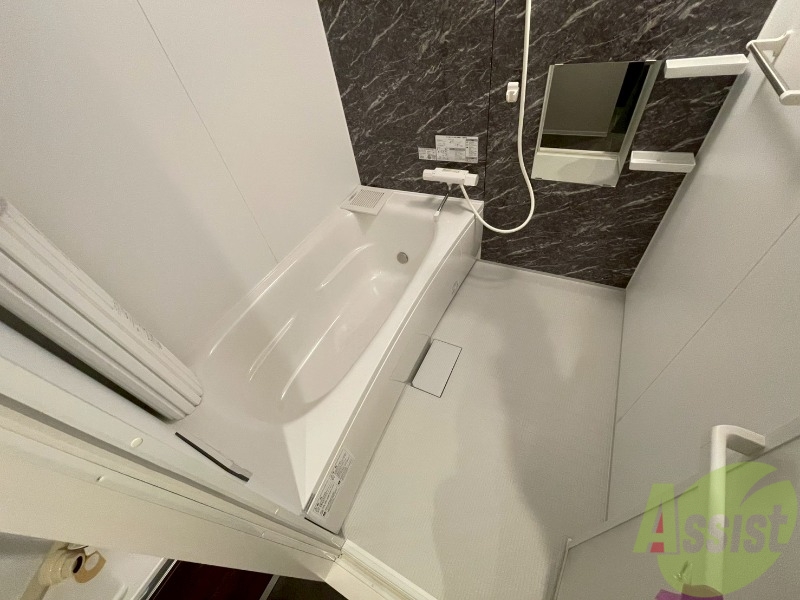 バス・シャワールーム　お風呂になります。一日の疲れを癒してくださいね。