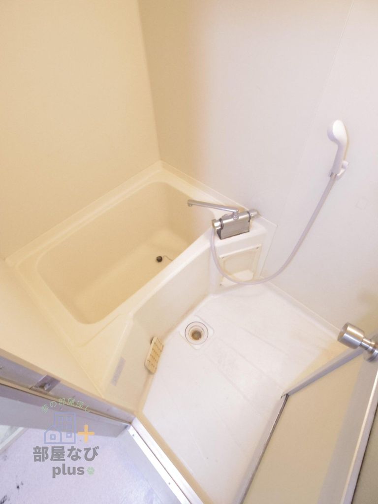 バス・シャワールーム　※他号室写真です