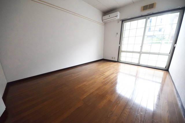 居室・リビング　～明るいです～