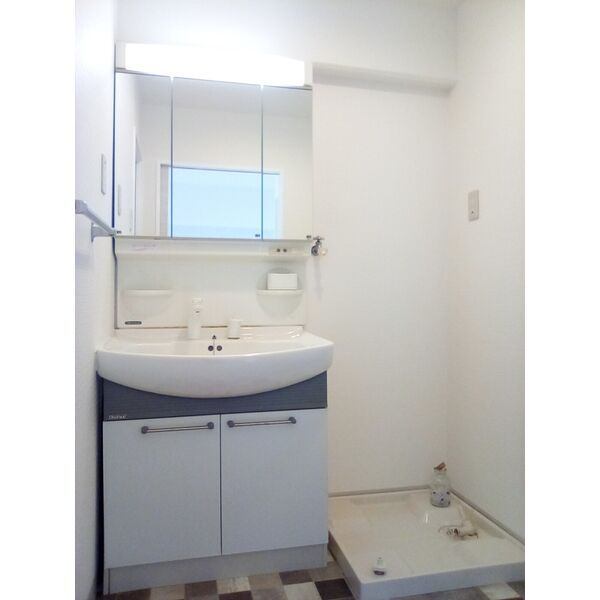 洗面設備　※他号室参考画像