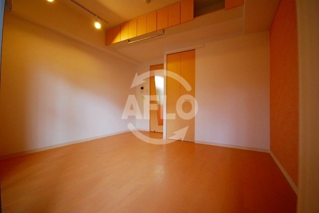 居室・リビング　セレニテ難波西　洋室