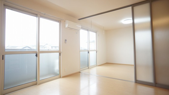 居室・リビング　※別号室のお写真となります※現況優先