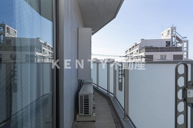 バルコニー　バルコニーからの眺めを楽しみながら食事をしませんか