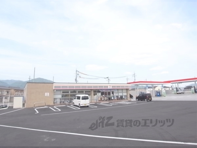 コンビニ　セブンイレブン亀岡大井店（コンビニ）まで200m