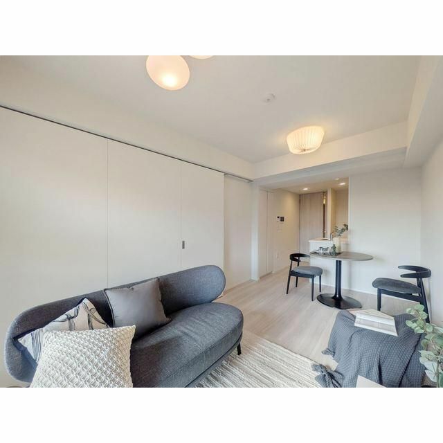 居室・リビング　写真は同タイプ住居です。