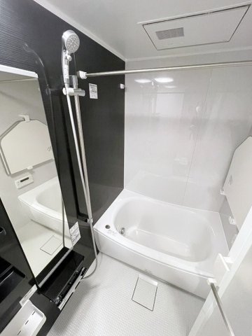 バス・シャワールーム　雨の日でも安心の浴室乾燥機付きです♪