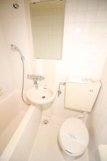 バス・シャワールーム　別部屋参考写真です