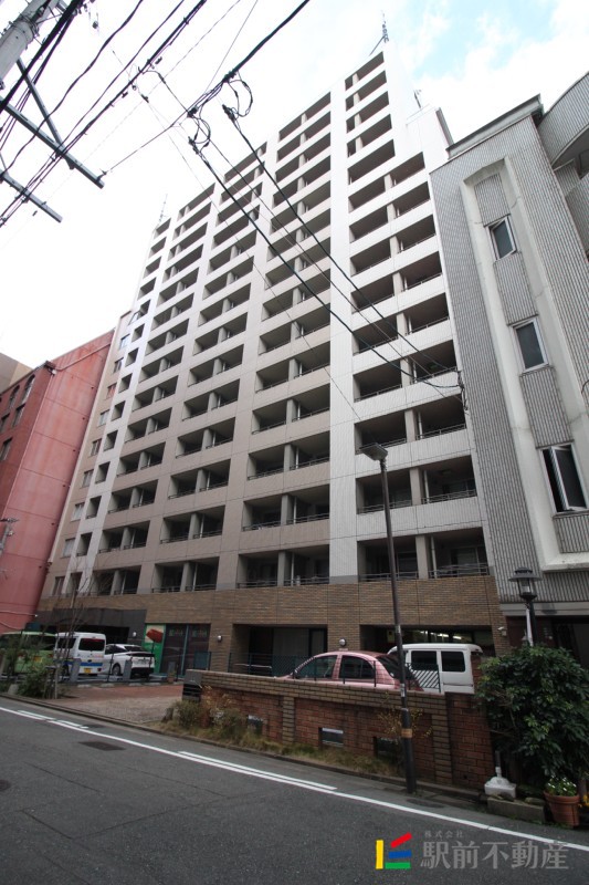 建物外観　南側前面道路