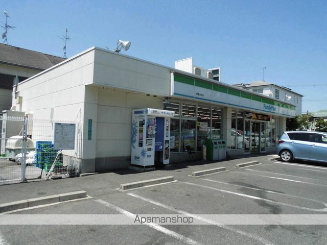 コンビニ　ファミリーマート（コンビニ）まで1538m
