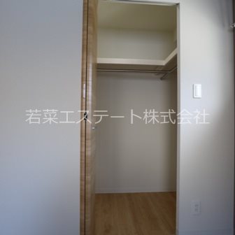 収納　北側洋室のウォークインクローゼット。