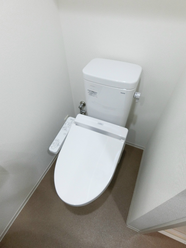 トイレ　快適、省エネ、清潔な温水洗浄便座です！！
