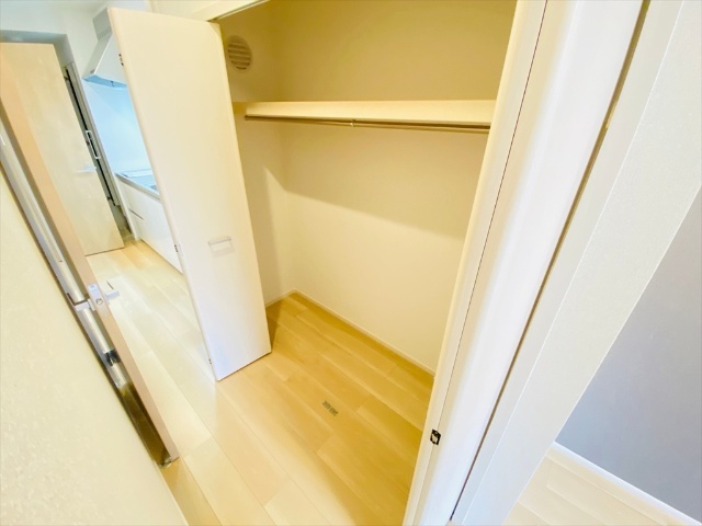 収納　同タイプのお部屋の内装写真になります。