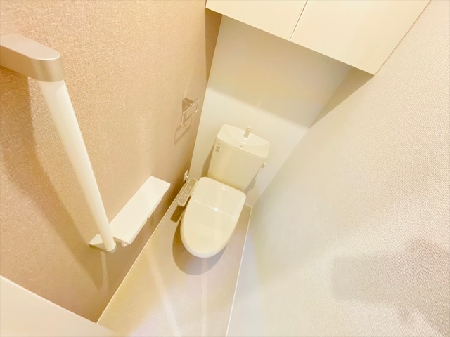 トイレ　同タイプのお部屋の内装写真になります。