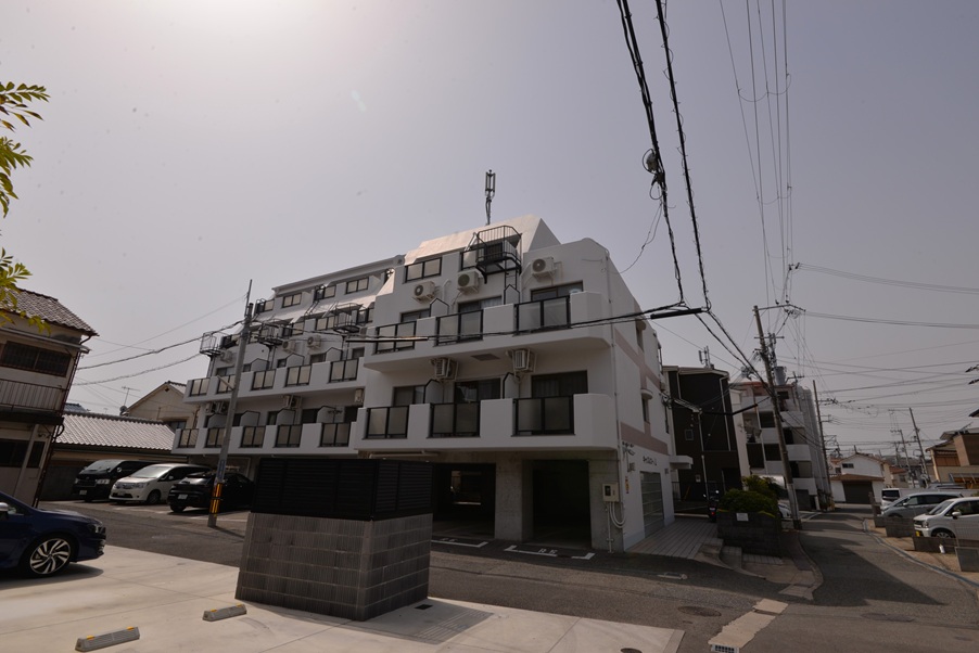 建物外観　外観は落ち着いています