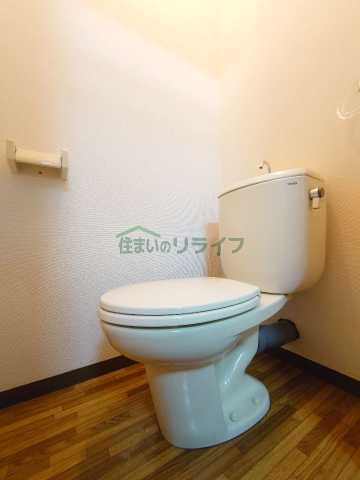 トイレ　別部屋参考写真となります。