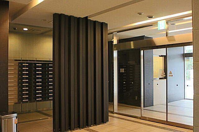 ロビー　オートロック付きです