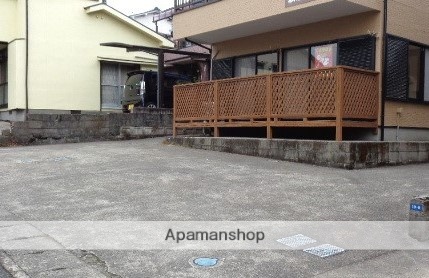 駐車場　駐車場