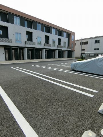 駐車場　車をお持ちの方に嬉しい駐車場付きの物件です