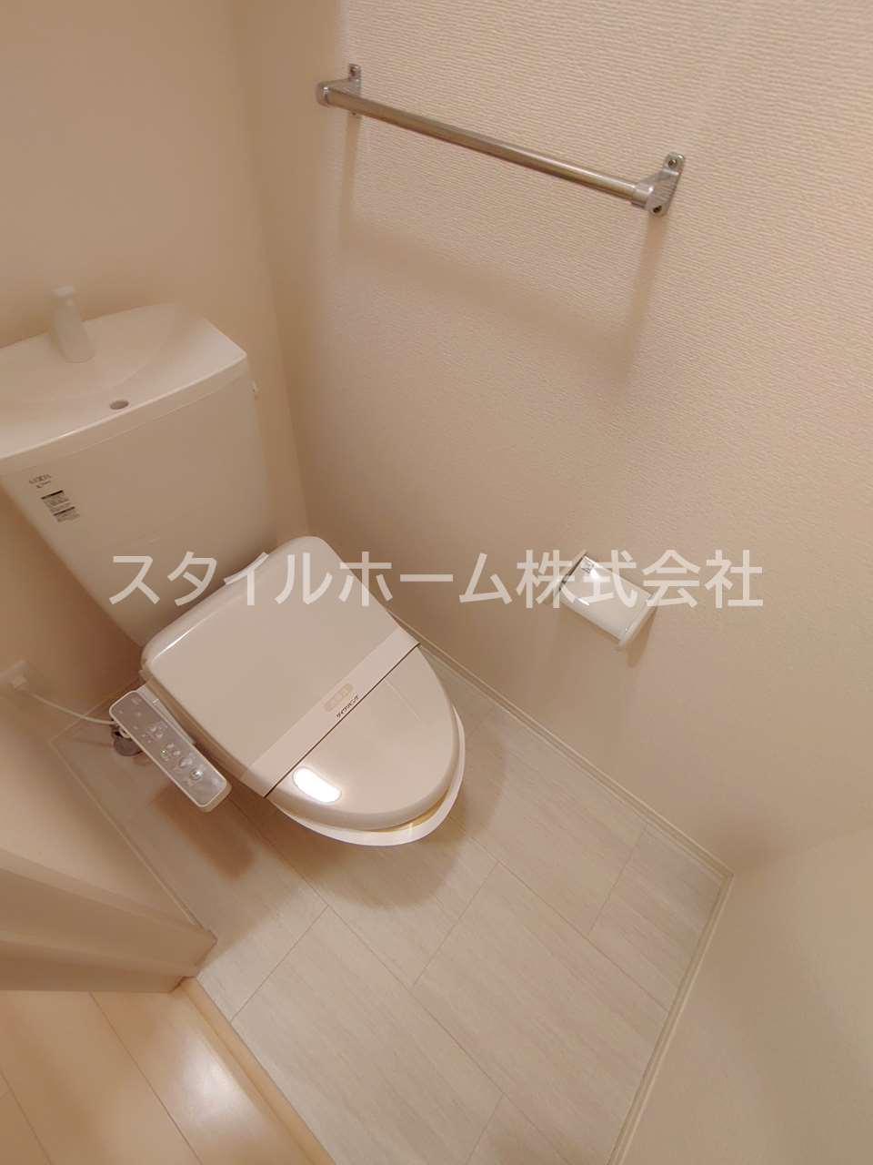 トイレ　別部屋写真です。