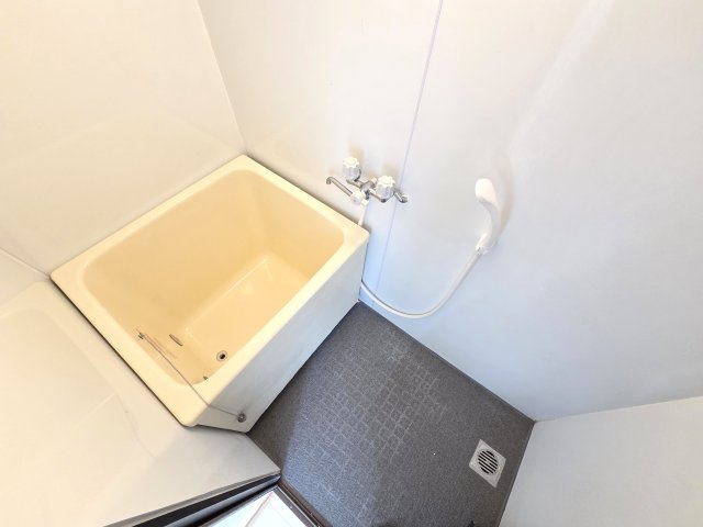 バス・シャワールーム　いつでもすぐに入浴できるシャワー付きのお風呂♪