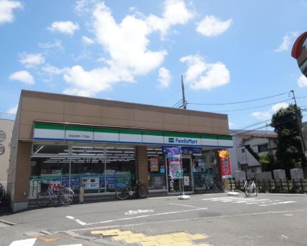 コンビニ　ファミリーマート 世田谷若林一丁目店（コンビニ）まで274m