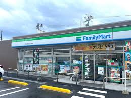 コンビニ　ファミリーマート 昭和塩付通三丁目店（コンビニ）まで519m