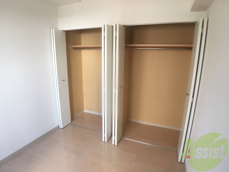 収納　寝室の収納です。部屋がすっきり片付きます。