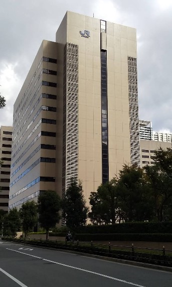 銀行　りそな銀行 JR西日本出張所(母店:大阪営業部)（銀行）まで722m