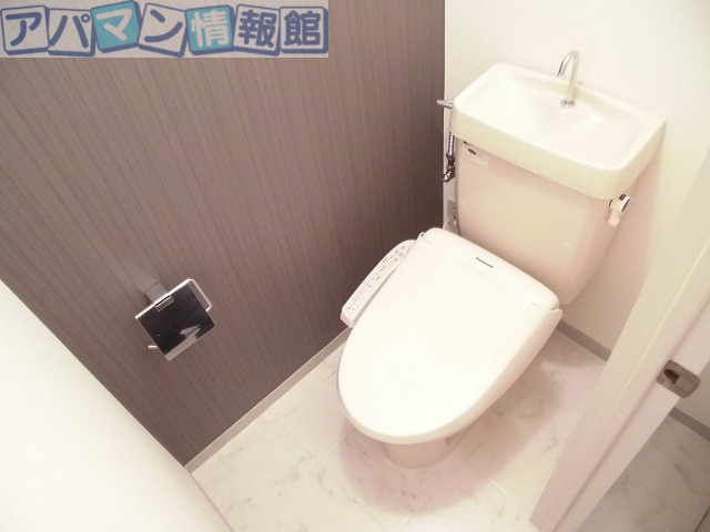 トイレ　※別号室のお写真になります