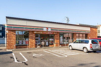 コンビニ　セブンイレブン札幌平岸3条店（コンビニ）まで336m