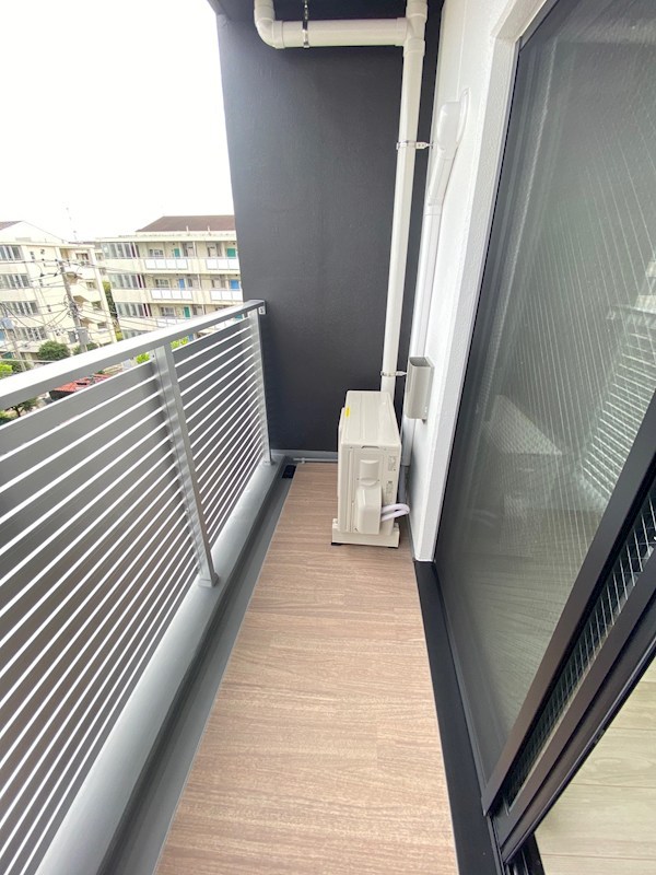 バルコニー　（参考写真）同じ間取の別のお部屋です