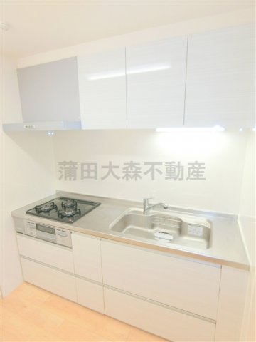キッチン　キッチン　まな板が置ける調理スペースのある大きめなキッチン