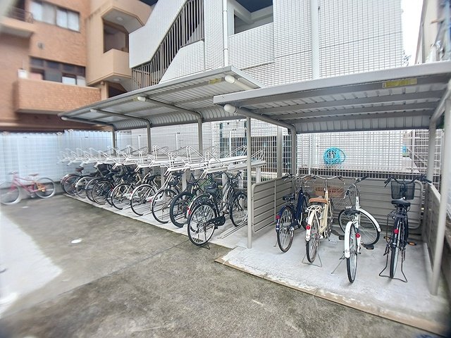 地下鉄桜通線 桜山駅 徒歩4分 8階建 築11年の外観写真