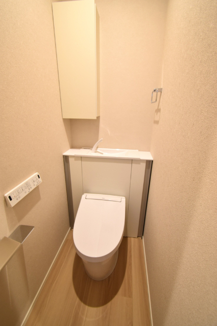 西武新宿線 上井草駅 徒歩2分 3階建 築1年のトイレ写真