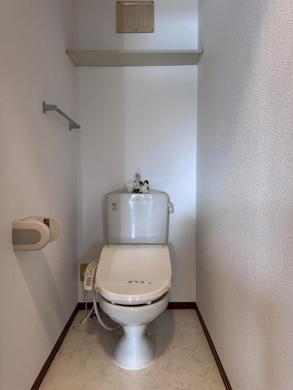 フォルテF A棟のトイレ写真