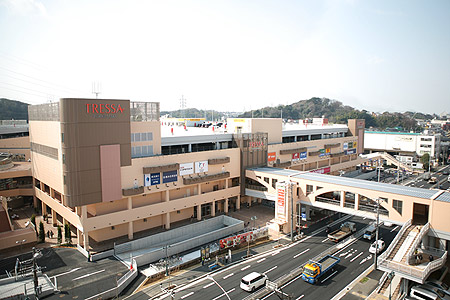 ショッピングセンター　トレッサ横浜（ショッピングセンター）まで467m