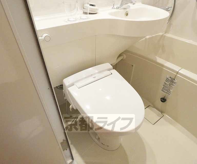京阪本線 清水五条駅 徒歩2分 6階建 築7年のトイレ写真
