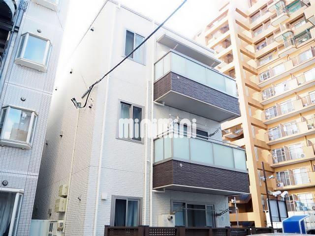 建物外観　３階建てのマンションです。