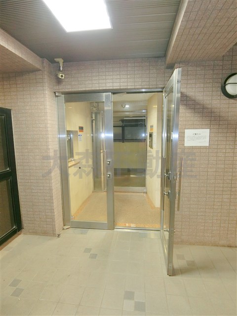 エントランス　防犯カメラTVモニター付オートロック　エントランス