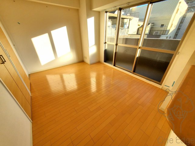 レシェンテ西梅田の居間写真