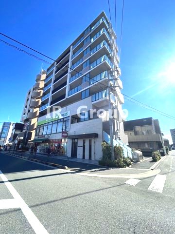 建物外観　1階スーパー併設で、急なお買物にも便利です！
