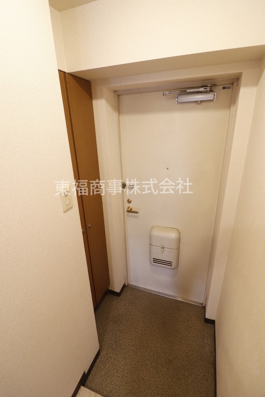 東京メトロ有楽町線 小竹向原駅 徒歩10分 4階建 築30年の玄関写真