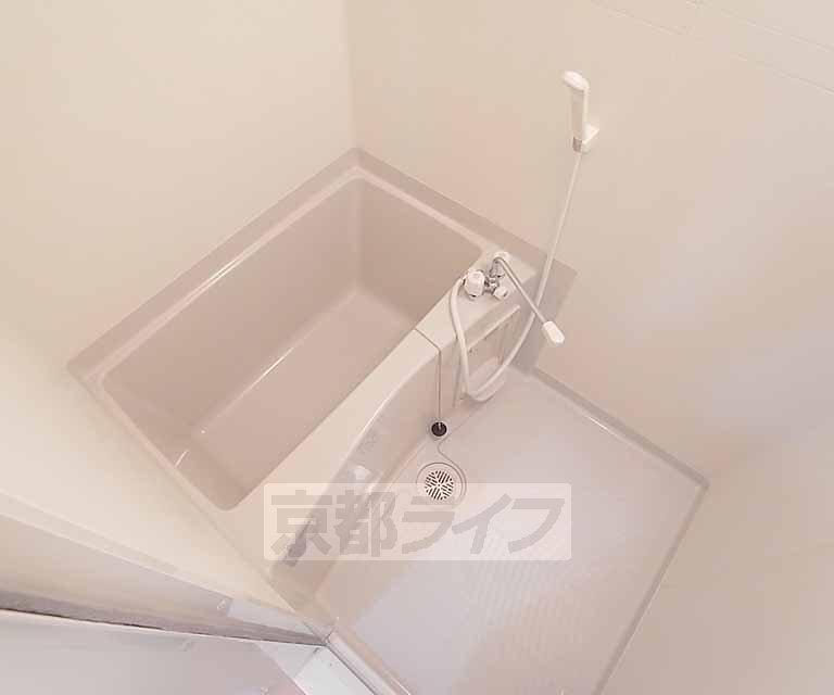 バス・シャワールーム　お風呂トイレ別のセパレートタイプです。