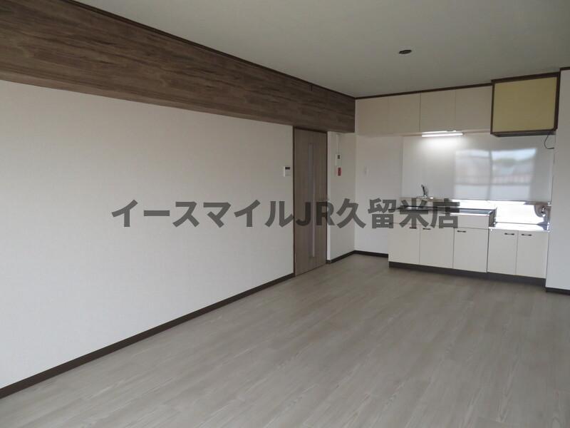 居室・リビング　こちらのリビングで趣味の時間をお楽しみください