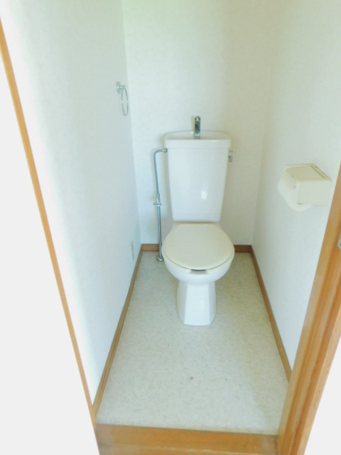 【伊豆の国市白山堂のアパートのトイレ】