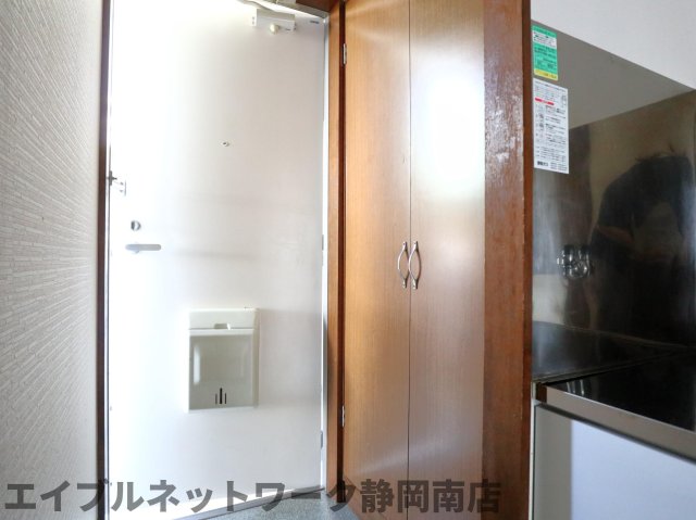 玄関　落ち着いた玄関です